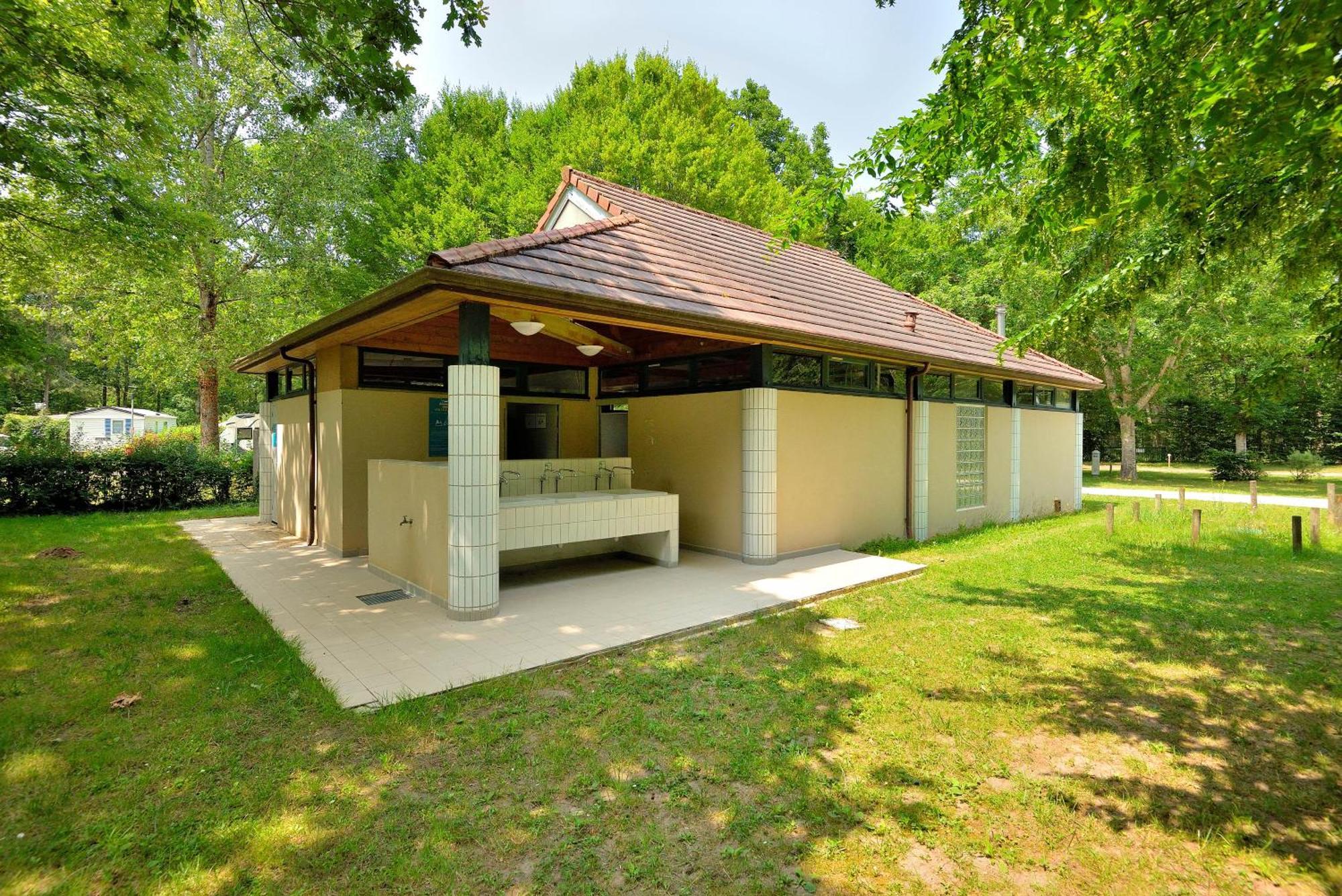 Camping Etang De La Vallee Combreux Exterior photo