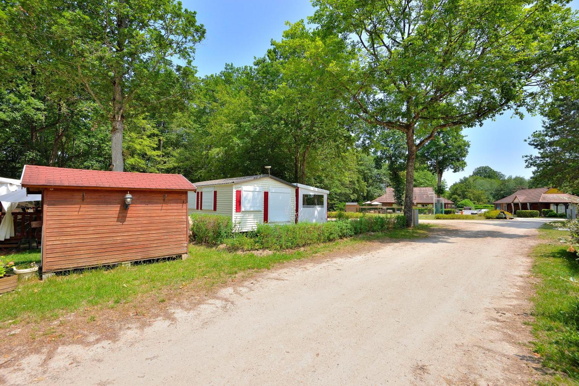 Camping Etang De La Vallee Combreux Exterior photo