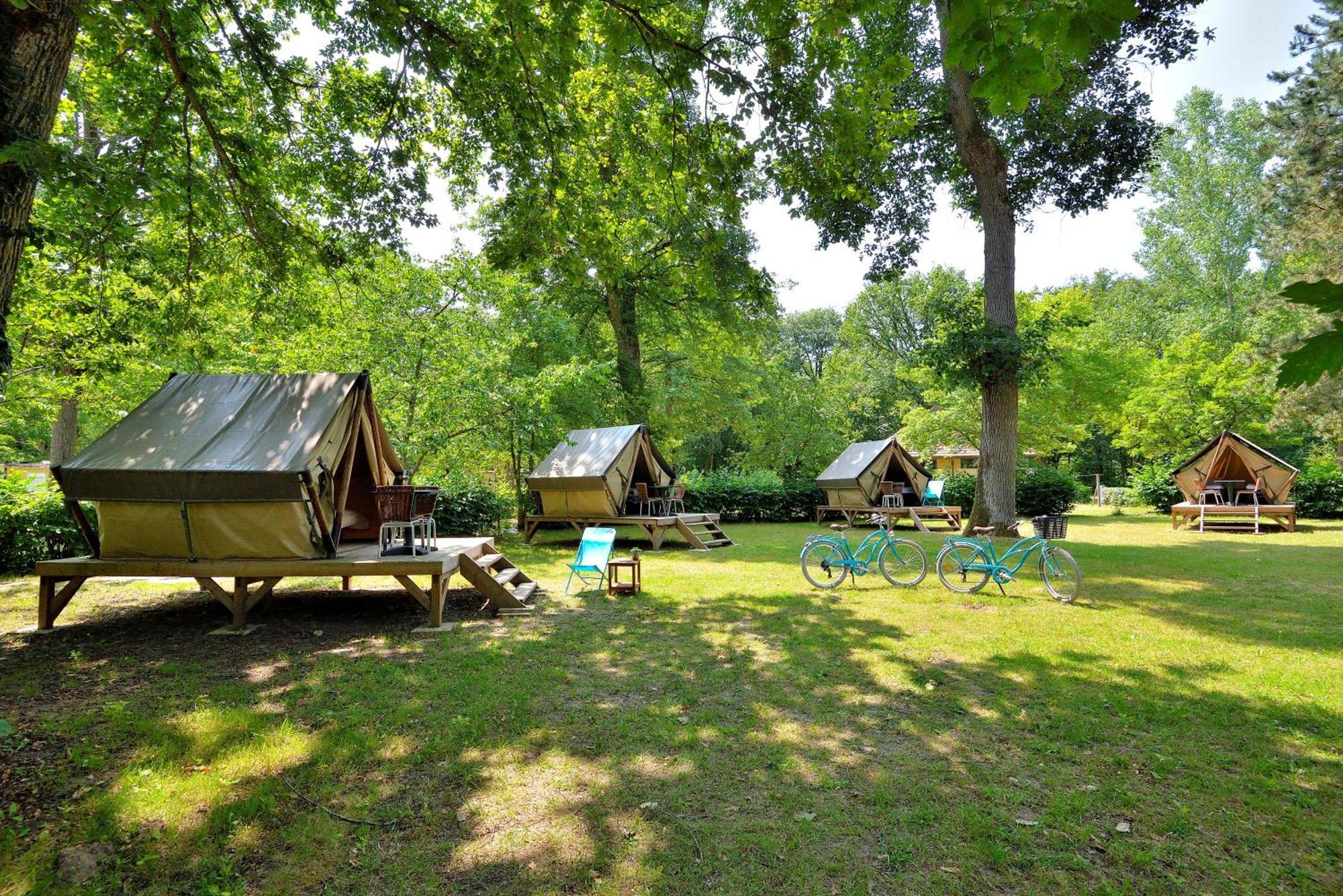 Camping Etang De La Vallee Combreux Exterior photo