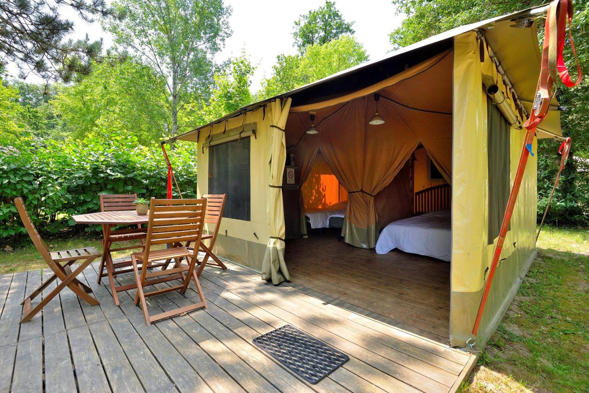 Camping Etang De La Vallee Combreux Room photo