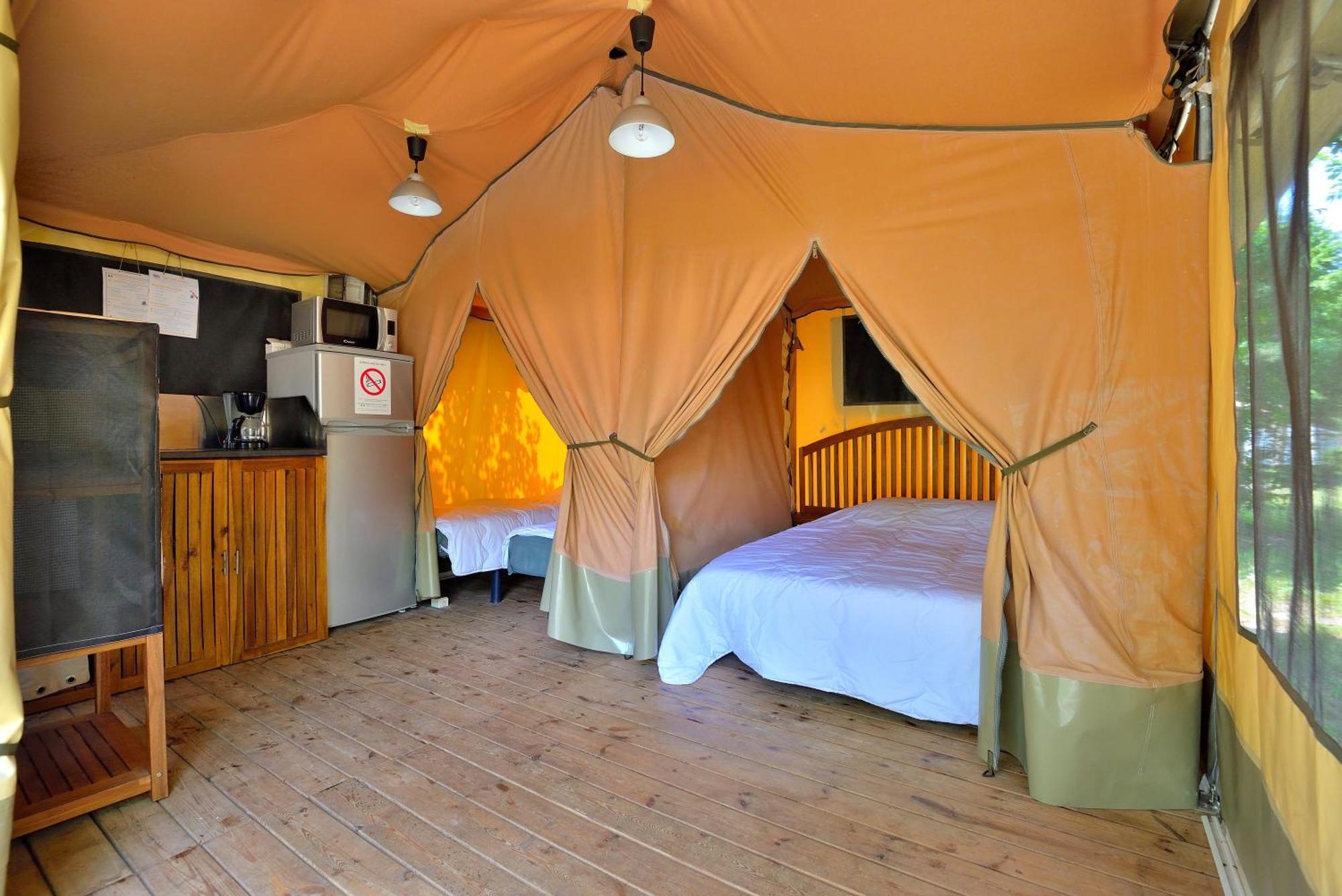 Camping Etang De La Vallee Combreux Room photo